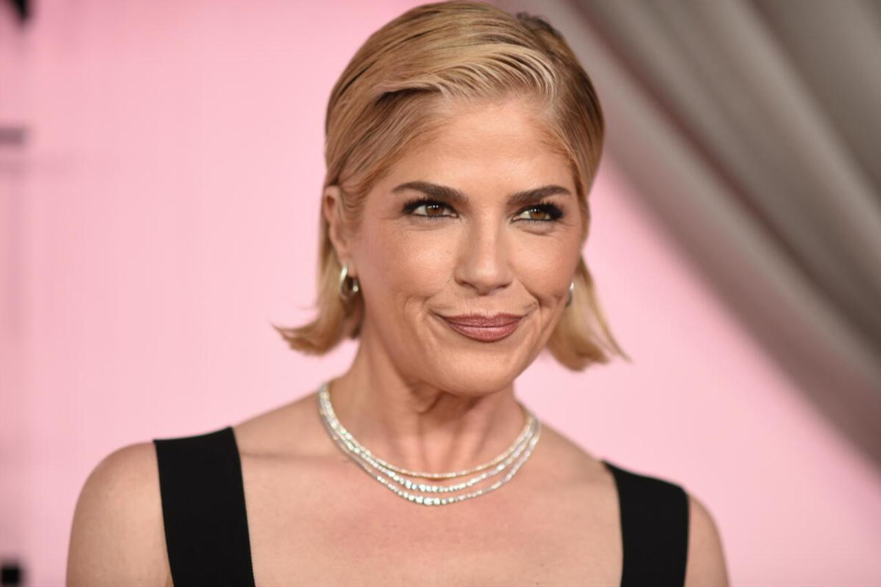 Selma Blair arrested over alleged assaults on flight crew, police officer, nurse