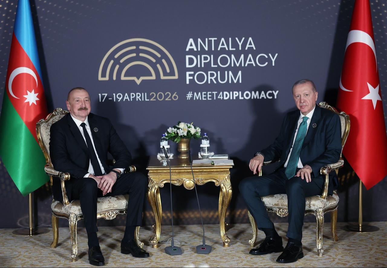 President Recep Tayyip Erdogan (R) meets with Azerbaijani President Ilham Aliyev (L) during the 5th Antalya Diplomacy Forum in Antalya, Türkiye, April 17, 2026. (Turkish Presidency/Murat Cetinmuhurdar/Handout)