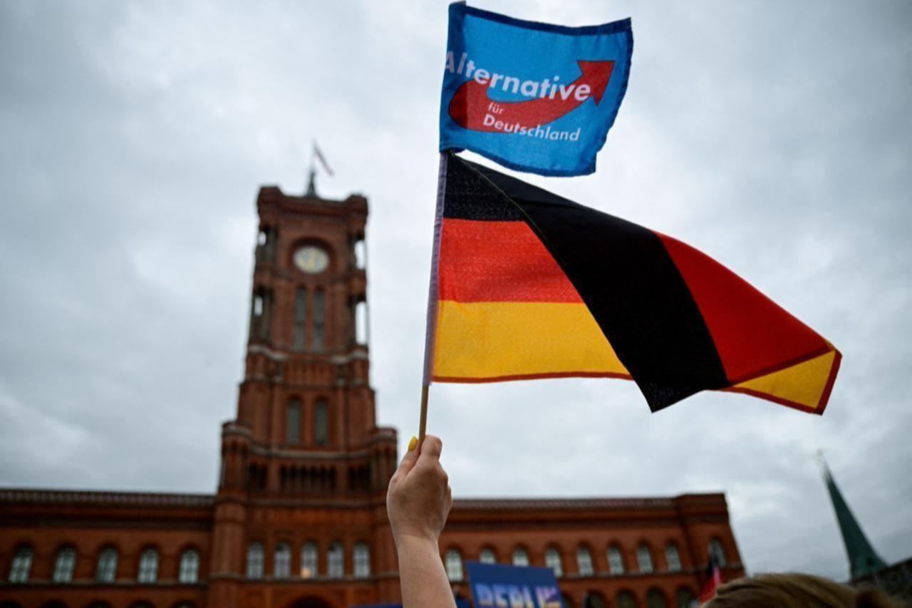 Far-right and far-left parties pass motion in German state to end Ukraine aid Image