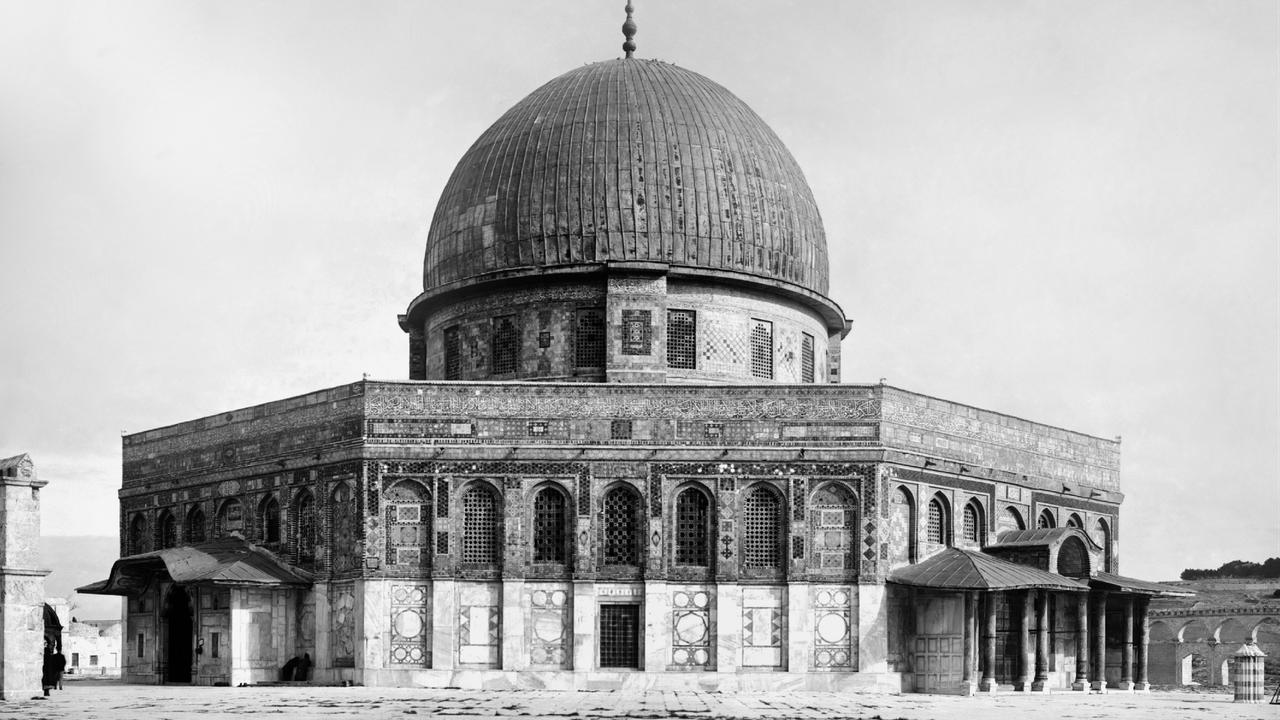 Century of Jerusalem life captured in newly accessible photo archive