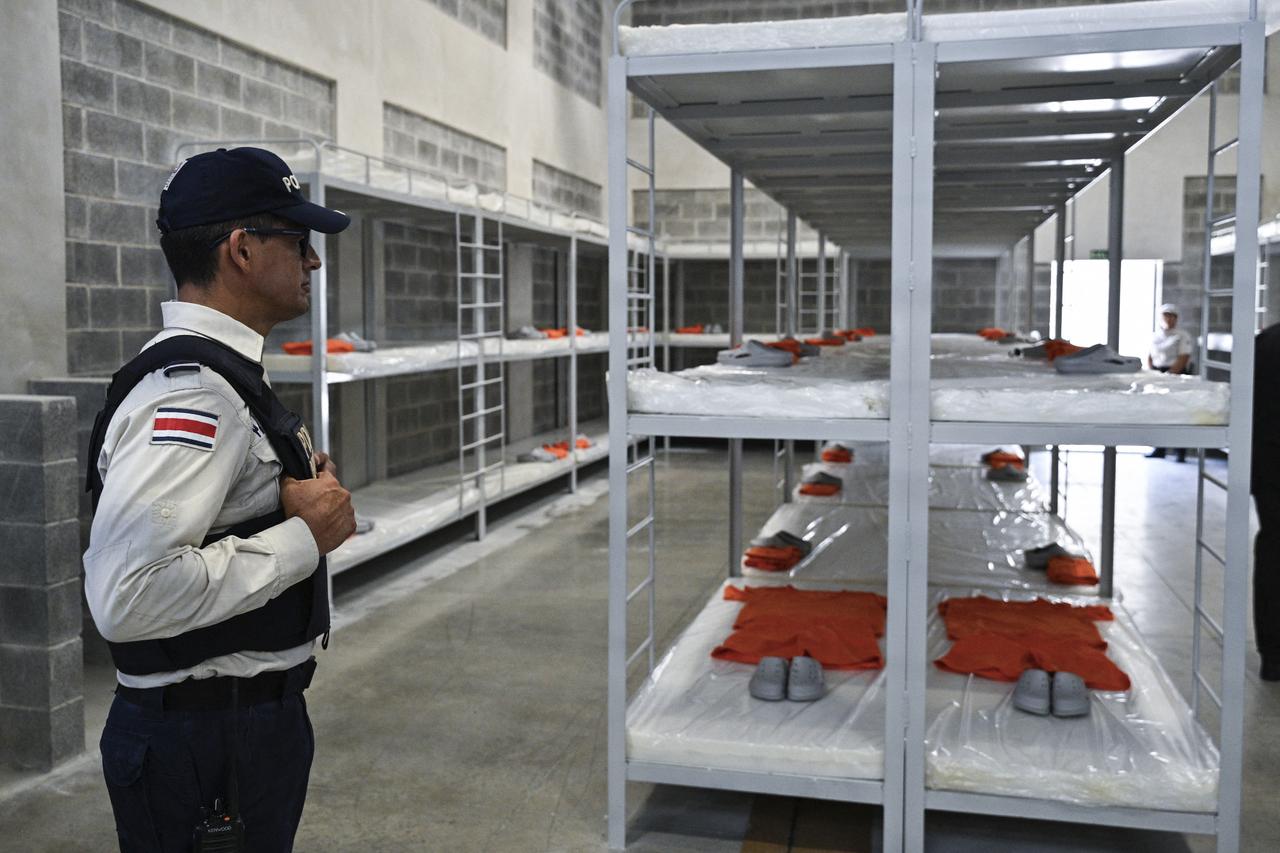 Costa Rica inaugurates mega-prison inspired by Bukele’s anti-gang model