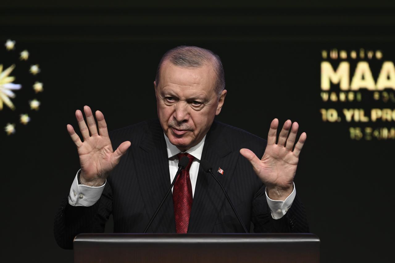 Erdogan says state agencies coordinating flood response, warns rain will continue 
