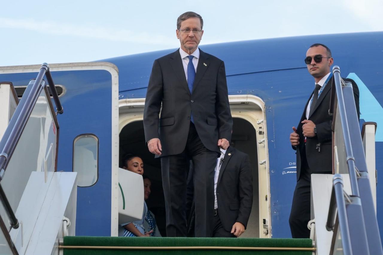 Israel's Herzog takes commercial Azerbaijan Airlines flight to bypass Türkiye's airspace ban