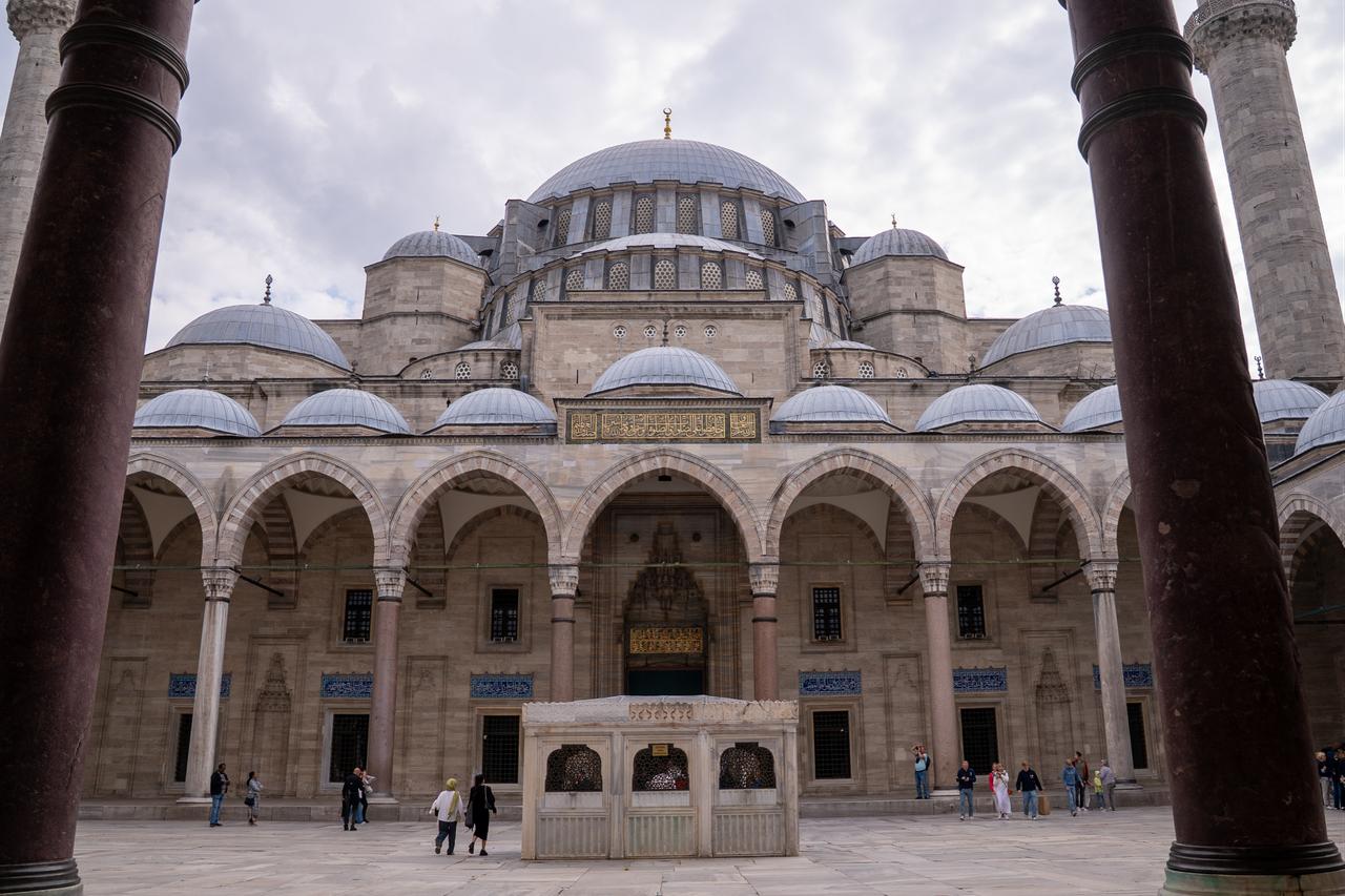 Restoration of Istanbul’s Suleymaniye Mosque reveals hidden acoustic jars in dome