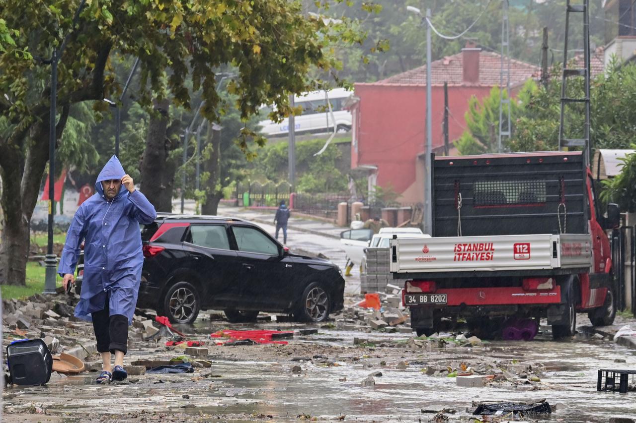 Six missing, over 3,000 rescued in Istanbul floods, interior minister says