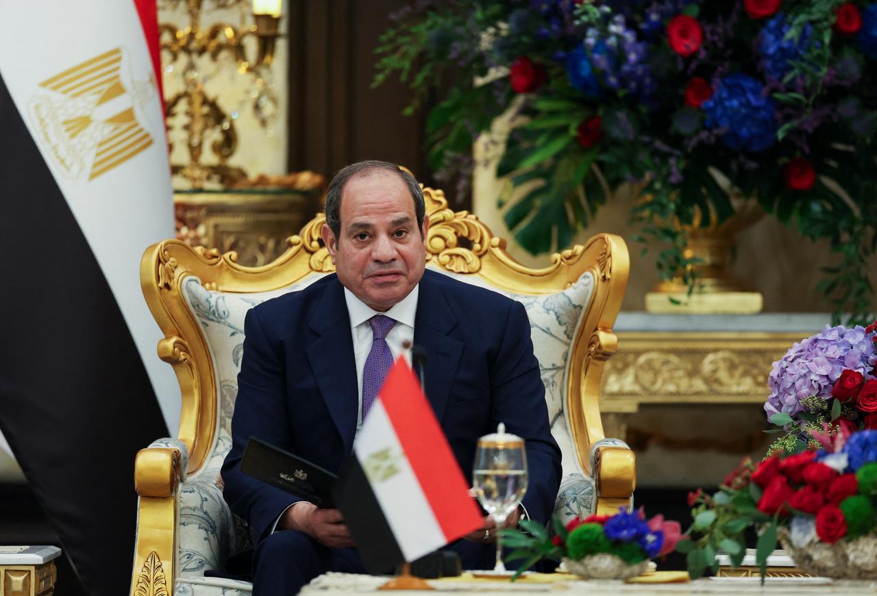 Egypt's President Abdel Fattah el-Sissi attends a meeting with Malaysia's King Sultan Ibrahim at the National Palace in Kuala Lumpur on October 10, 2026. (AFP Photo)