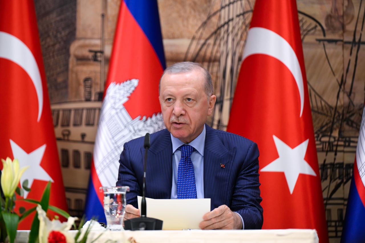 Erdogan urges end to Thailand border dispute as Türkiye, Cambodia sign defense deal