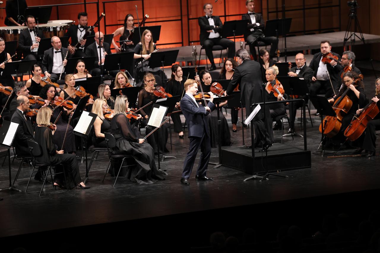 Istanbul orchestra hosts Türkiye-Romania friendship concert