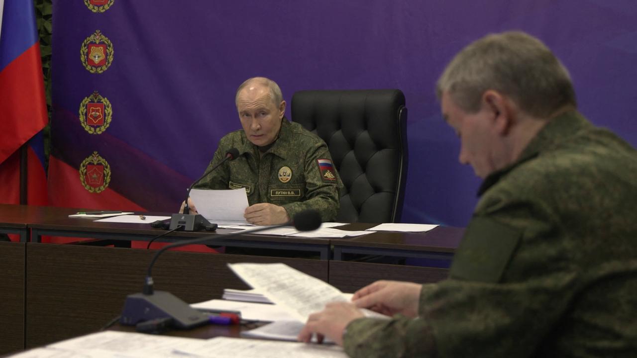 In this grab taken from a handout footage posted of the official website of the Russian presidential press office on October 16, 2026, Russia's President Vladimir Putin visits a command post for the joint force grouping. (Photo by Handout / RUSSIAN PRESIDENTIAL PRESS OFFICE / AFP)