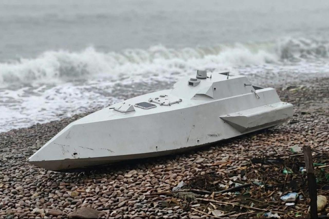 An AEGIR unmanned surface vessel was found by civilians on a beach in the Unye district of Ordu, Türkiye, on March 21, 2026. (IHA Photo)