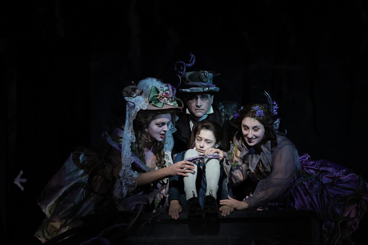 Met Opera answers falling audiences with two new operas
