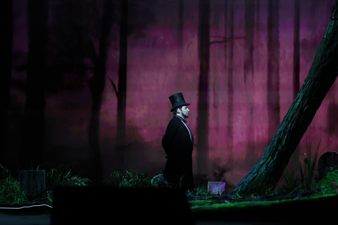 Baritone Peter Mattei performs as Abraham Lincoln during a dress rehearsal of Lincoln in the Bardo at the Metropolitan Opera in New York, U.S., Oct. 14, 2026. (AFP Photo)