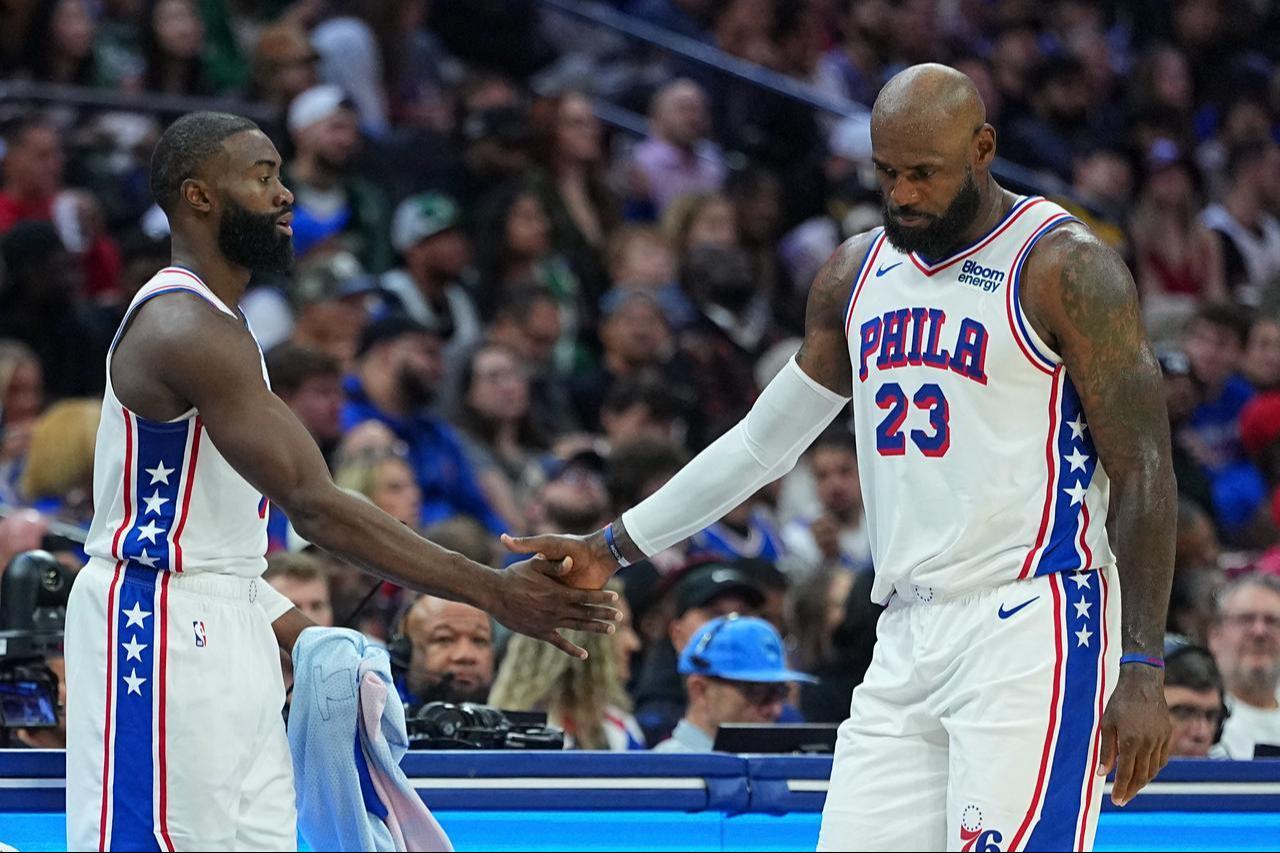 Philadelphia 76ers' LeBron James (23) exchanges a handshake with teammate Jaylen Brown (7) during an NBA game against the Boston Celtics in Philadelphia, Pennsylvania, U.S., Oct. 17, 2026. (AFP Photo)