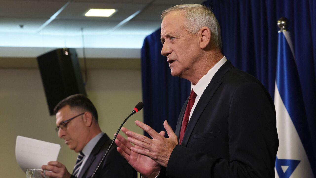 (R to L) Then-Israel's Defense Minister and Kahol Lavan (Blue and White) party chief Benny Gantz and then-Justice Minister and Tikva Hadasha (New Hope) party chief Gideon Sa'ar give a joint press conference in the central city of Ramat Gan, July 10, 2022. (AFP Photo)