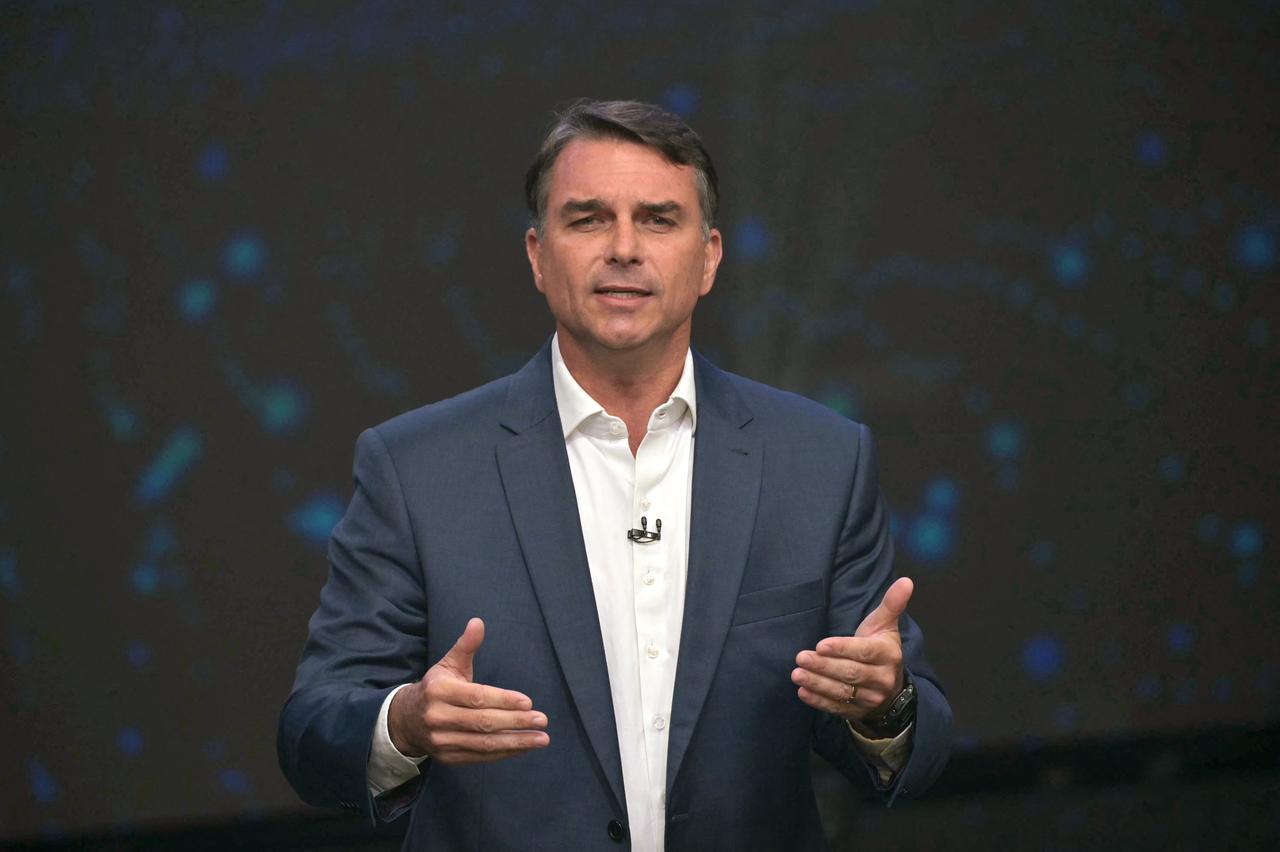 Brazil's right-wing presidential candidate Flavio Bolsonaro speaks during a debate ahead of the presidential election runoff in Sao Paulo, Brazil, on Oct. 18, 2026. (AFP Photo)
