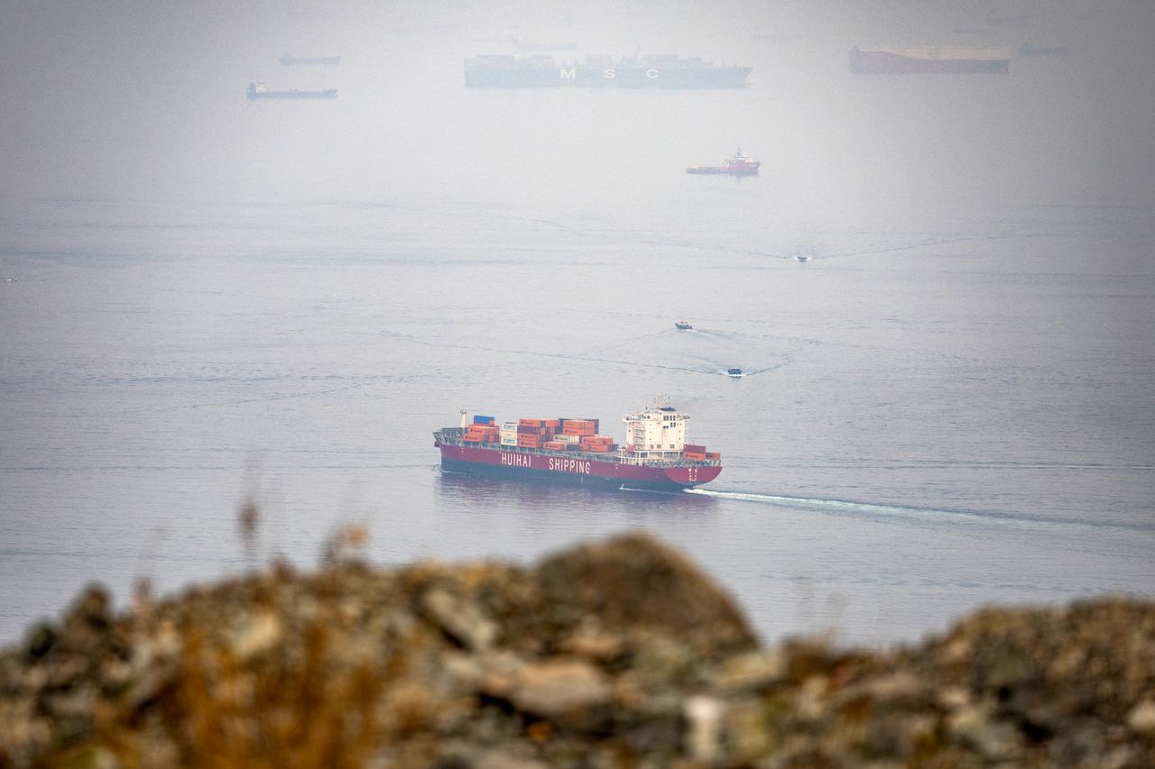 Hormuz can reopen in 6 days if US meets Iran’s terms: Araghchi