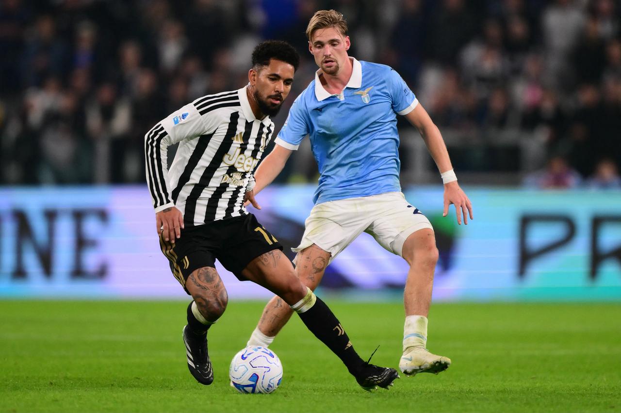 Lazio stuns Juventus 3-0 to stay unbeaten, draws level with Serie A leaders Inter