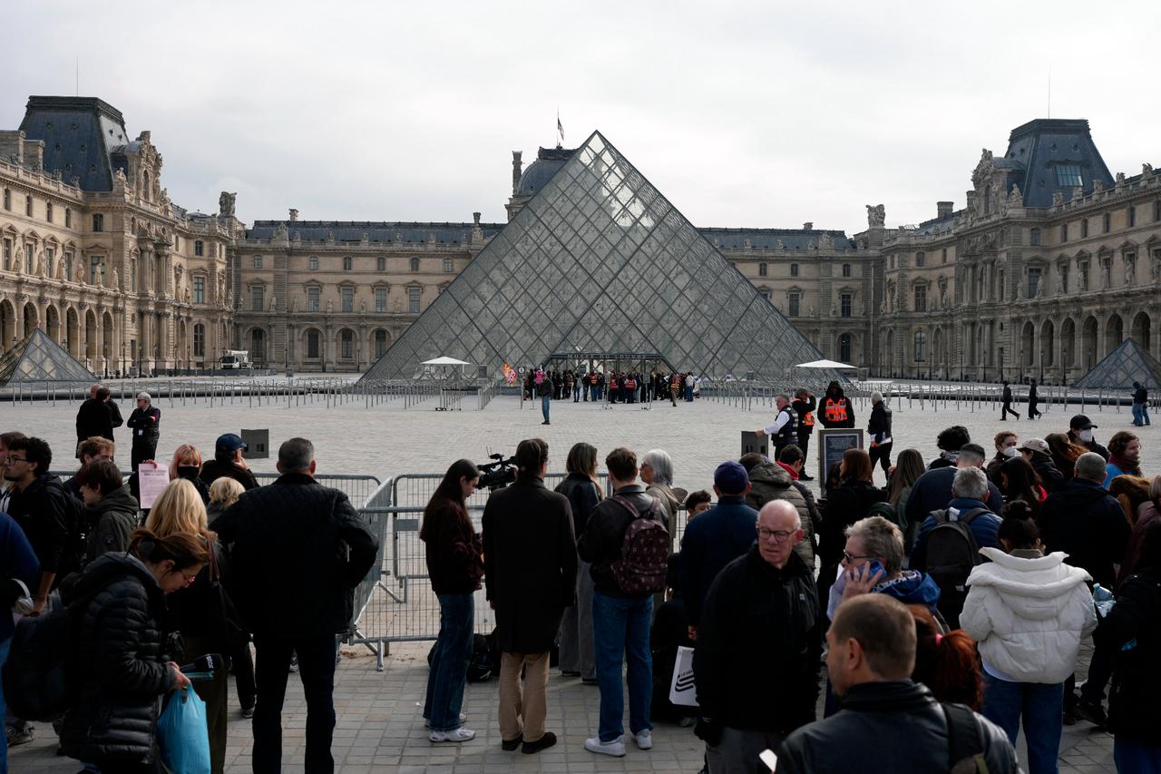 Louvre Museum blocked by students as protests and unrest spread across France