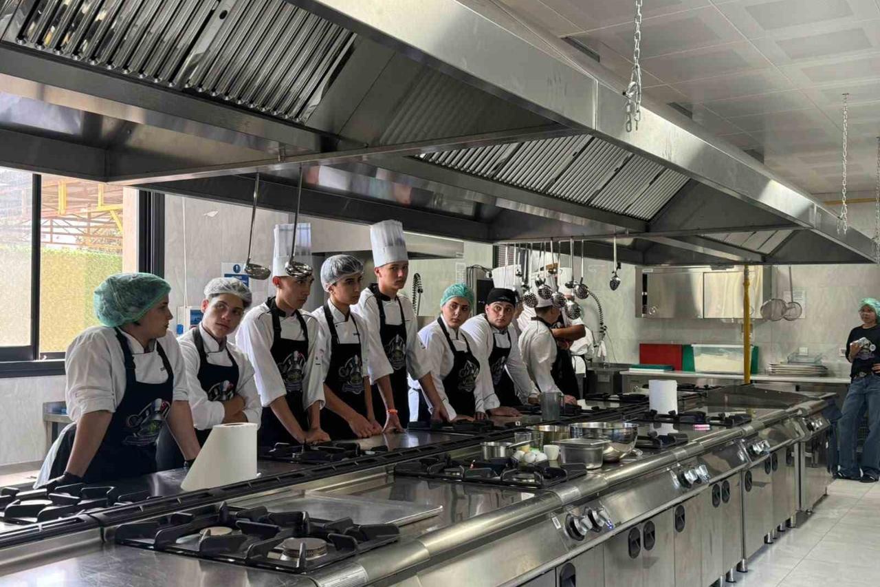 Turkish, French teens swap recipes, cut food waste in culinary exchang