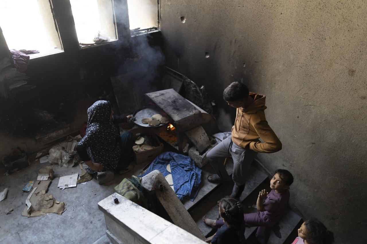 UN food agency cuts Gaza aid by one-third, leaving 500,000 without support