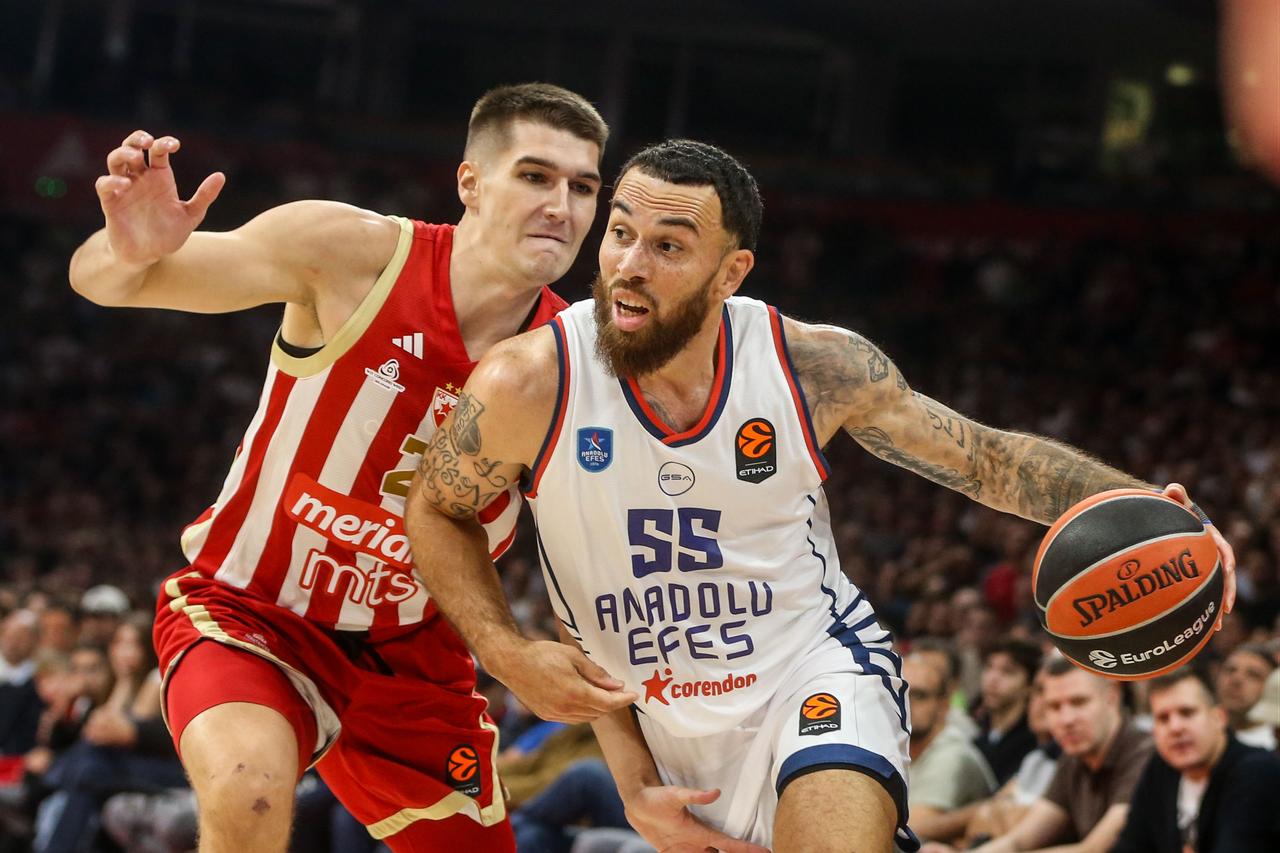 Mike James (55) of Anadolu Efes in action during the EuroLeague basketball match between Crvena Zvezda and Anadolu Efes at Belgrade Arena in Belgrade, Serbia, on October 1, 2026. (AA Photo)