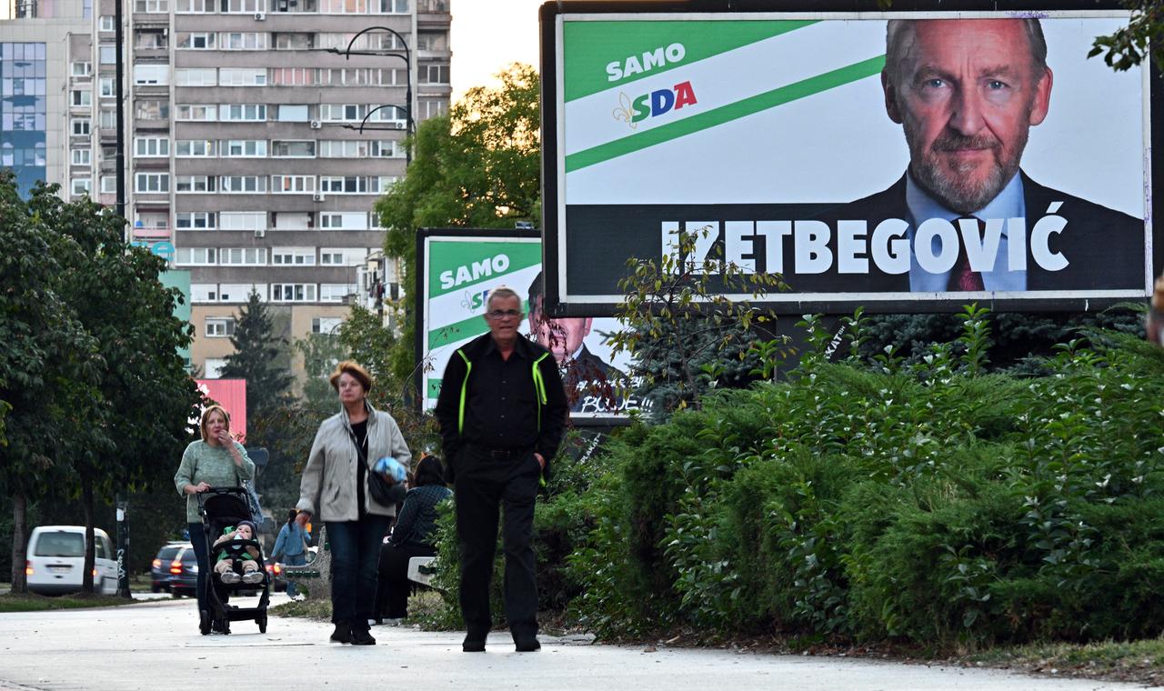 Pre-election billboards of various parties and candidates line the streets of Sarajevo, on September 30, 2026, as Bosnia and Herzegovina nears general elections. (AFP Photo)