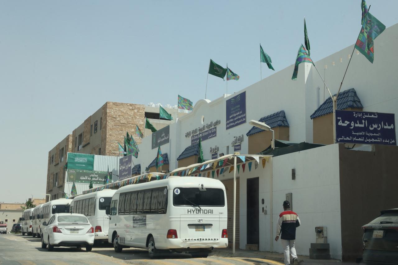 Houthi projectile hits Saudi school as Yemeni army ramps up attacks
