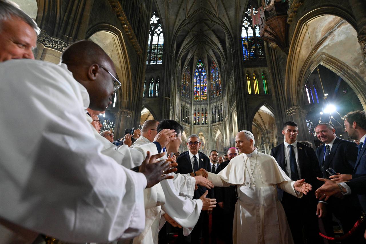 Pope Leo XIV faces racism backlash after apparent snub of black clergyman