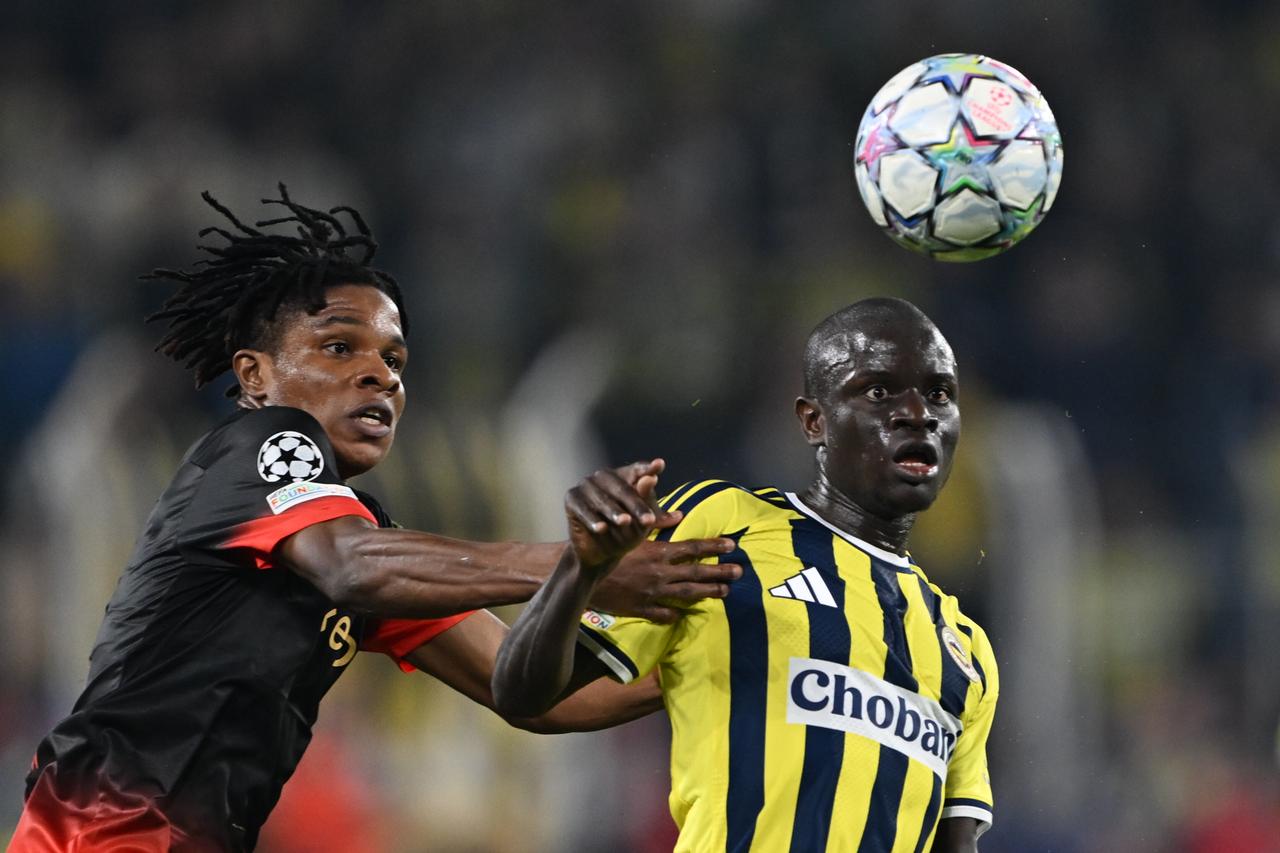 Fenerbahce throw away two-goal lead in 2-2 Champions League draw with Slavia Prague