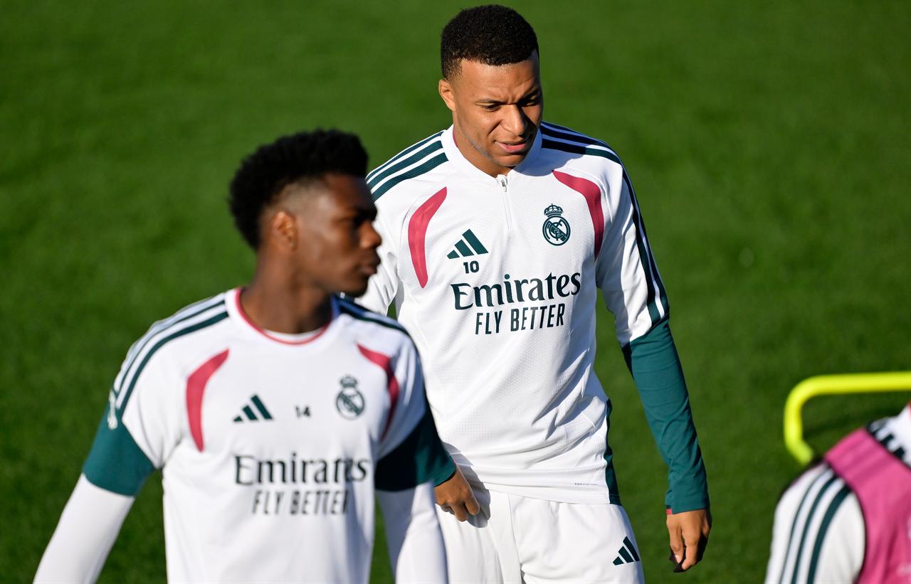 Real Madrid forward Kylian Mbappe takes part in a training session ahead of the UEFA Champions League match against RB Leipzig in Madrid, Spain, Oct. 20, 2026. (AA Photo