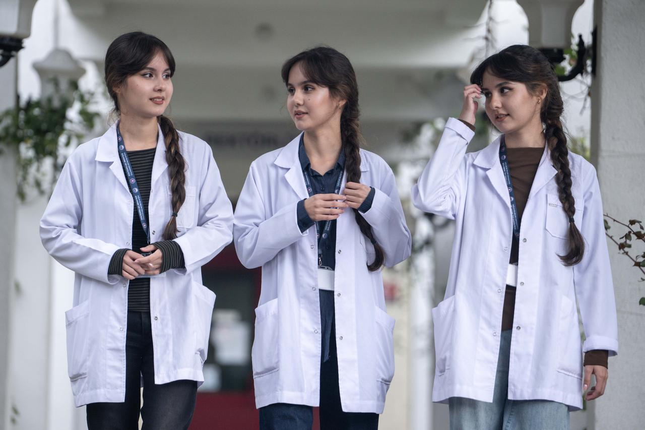 Uzbek triplet sisters pursue childhood dream of becoming doctors in Türkiye