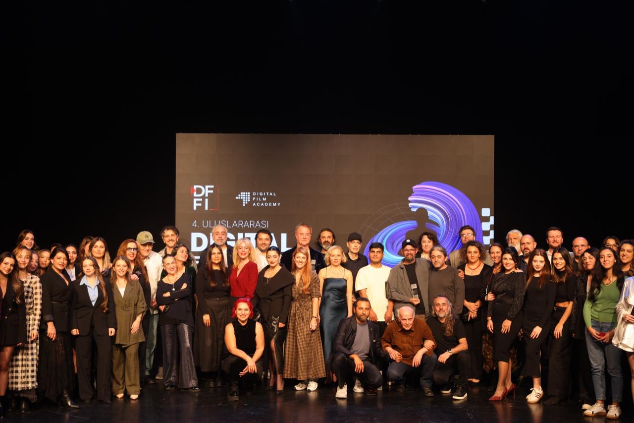 Owen Teale wins best actor as “Something Pointless” sweeps 8 prizes at the Istanbul Film Festival. (AA Photo)