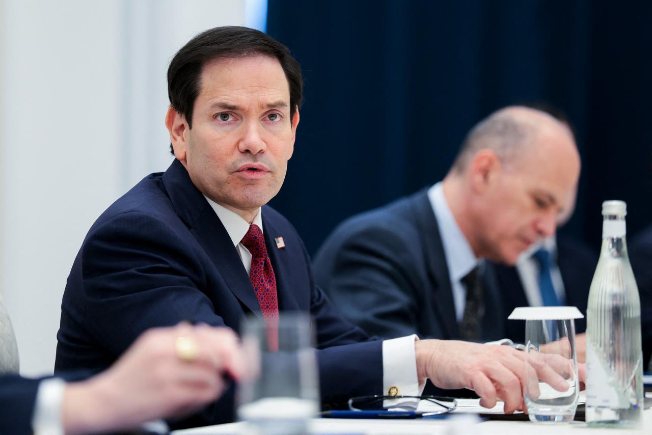 US Secretary of State Marco Rubio (L) attends a meeting with Uzbekistan's Foreign Minister Bakhtiyor Saidov at the Congress Center in Samarkand, Uzbekistan, on October 19, 2026. (AFP Photo)