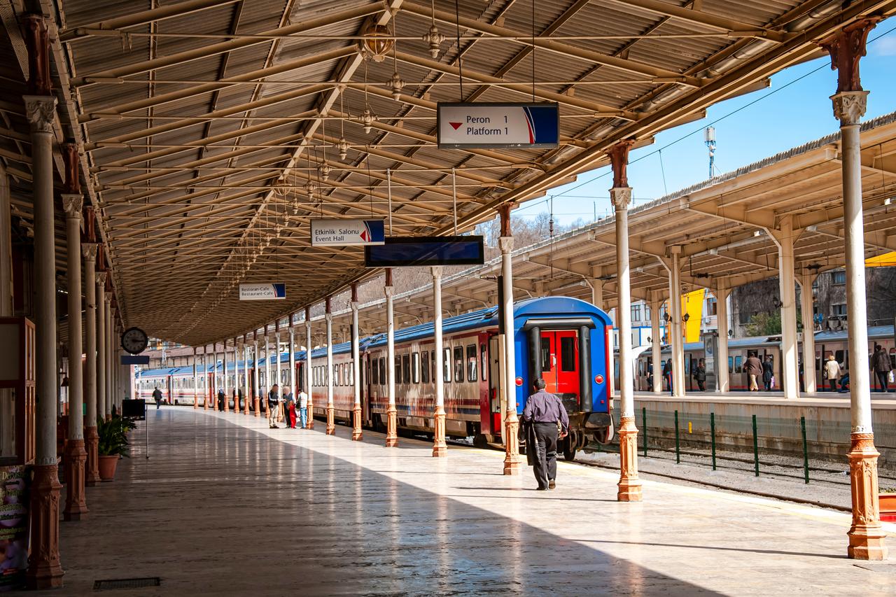 Türkiye targets nearly 17,000 kilometers of railway network by 2029