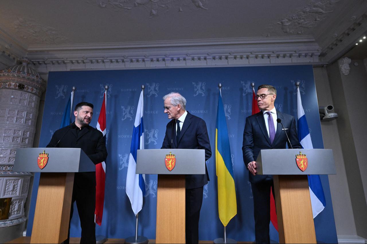 Ukraine's President Volodymyr Zelensky, Norway's Prime Minister Jonas Gahr Store and Finland's President Alexander Stubb deliver a joint press conference in Oslo, October 20, 2026. (AFP Photo)