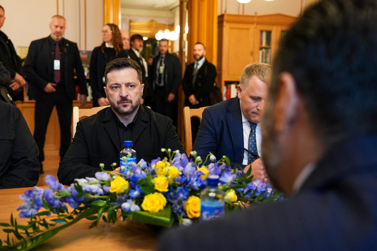 Zelenskyy calls for freezing Ukraine front lines as first step toward peace