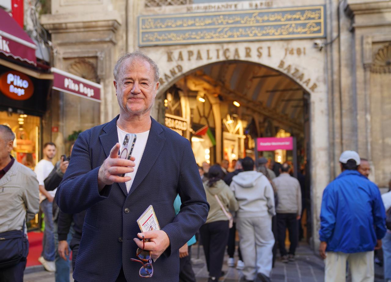 British actor Owen Teale visits Istanbul's historic Grand Bazaar during a sightseeing tour following his Best Actor win at the International Digital Film Festival Istanbul. (AA Photo)