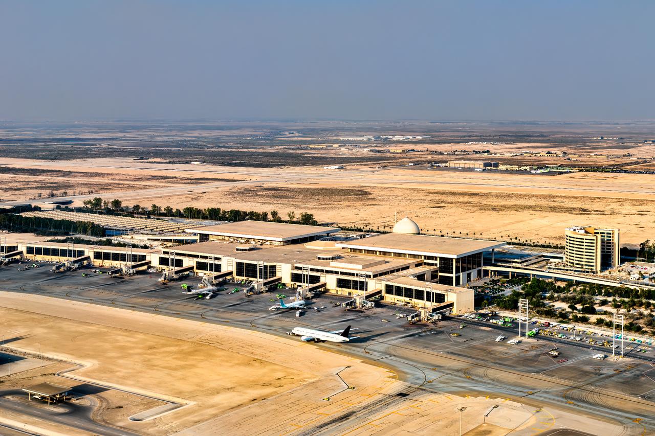 Houthi strike kills 1, injures 8 at Saudi King Fahd International Airport