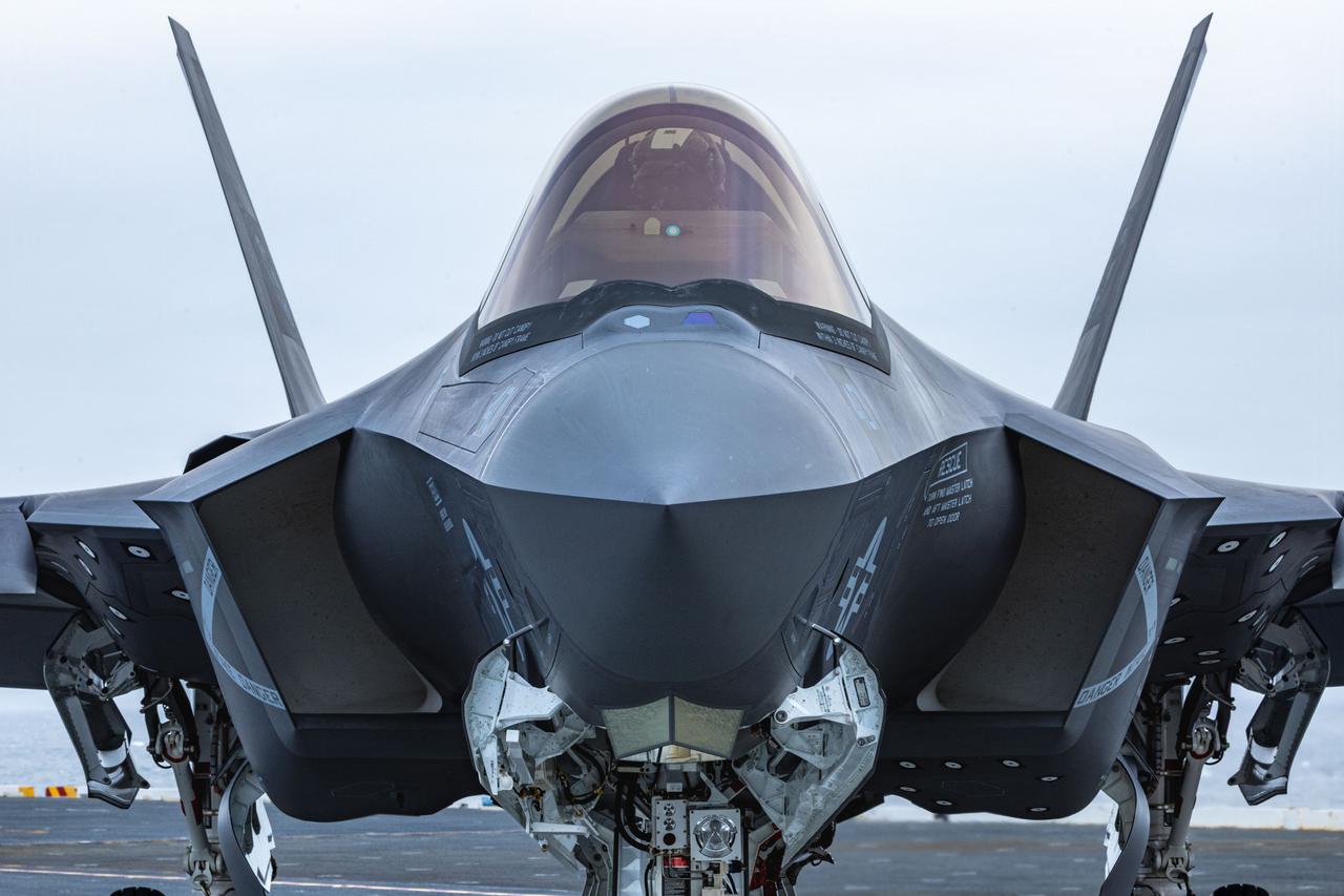 Pentagon commits to at least 850 F-35s in decade-long Lockheed deal