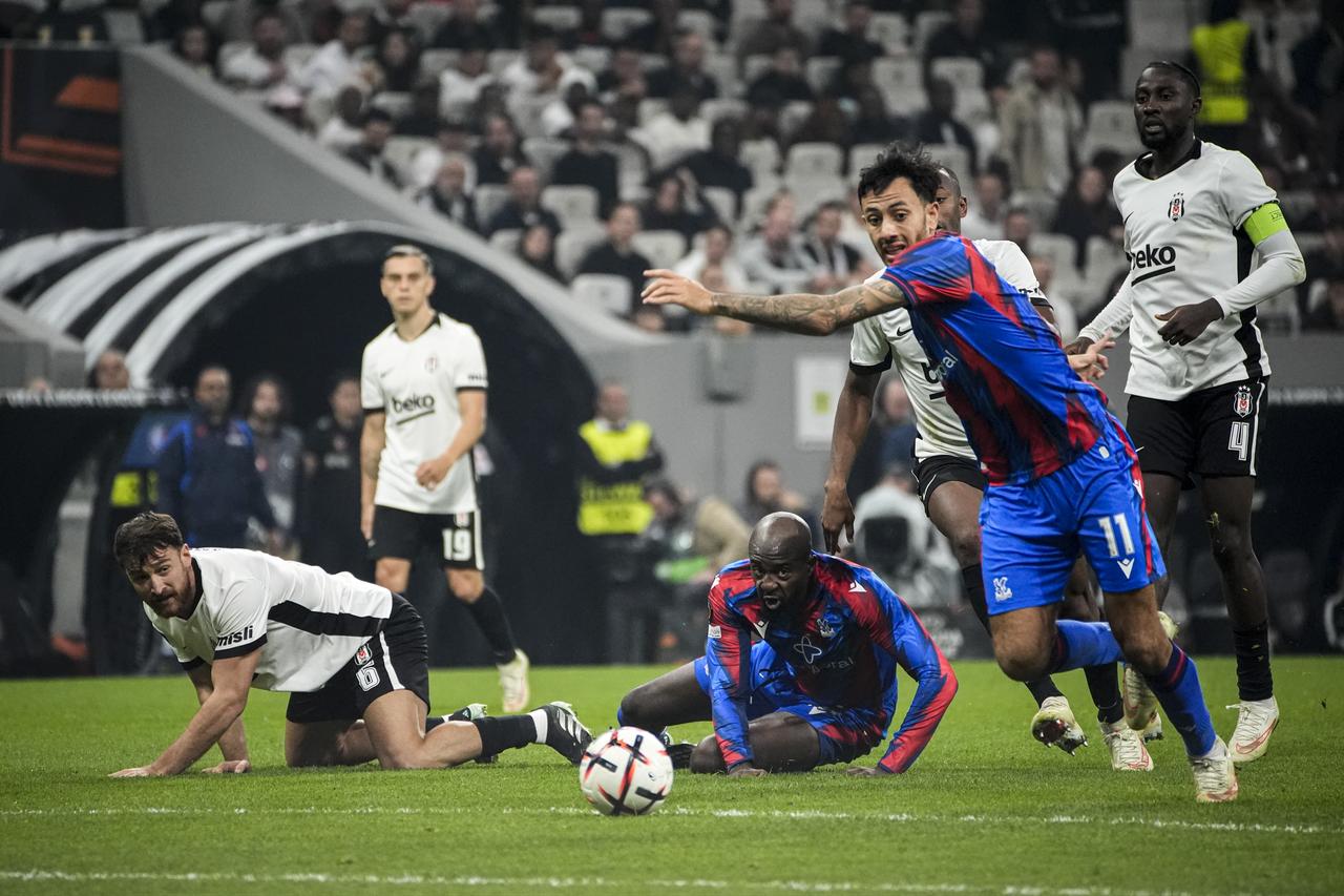 Crystal Palace's No. 18 battles with Besiktas' No. 35 for possession during their UEFA Europa League match in Istanbul, Türkiye, Oct. 22, 2026. (AA Photo)