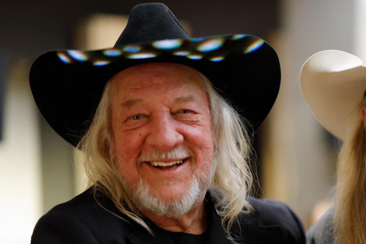Country music Hall of Famer John Anderson dies at 71