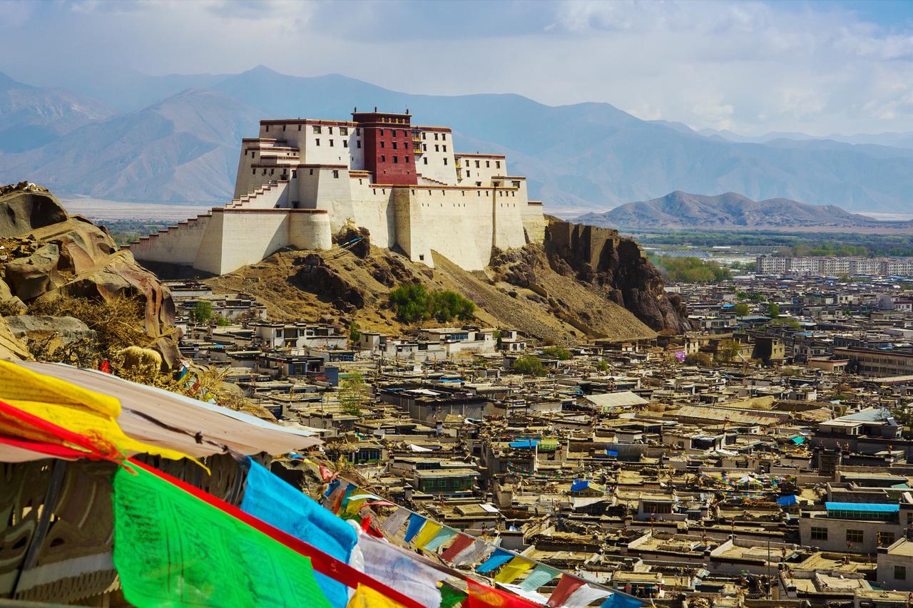 Magnitude 7.0 quake strikes Tibet, at least 16 dead
