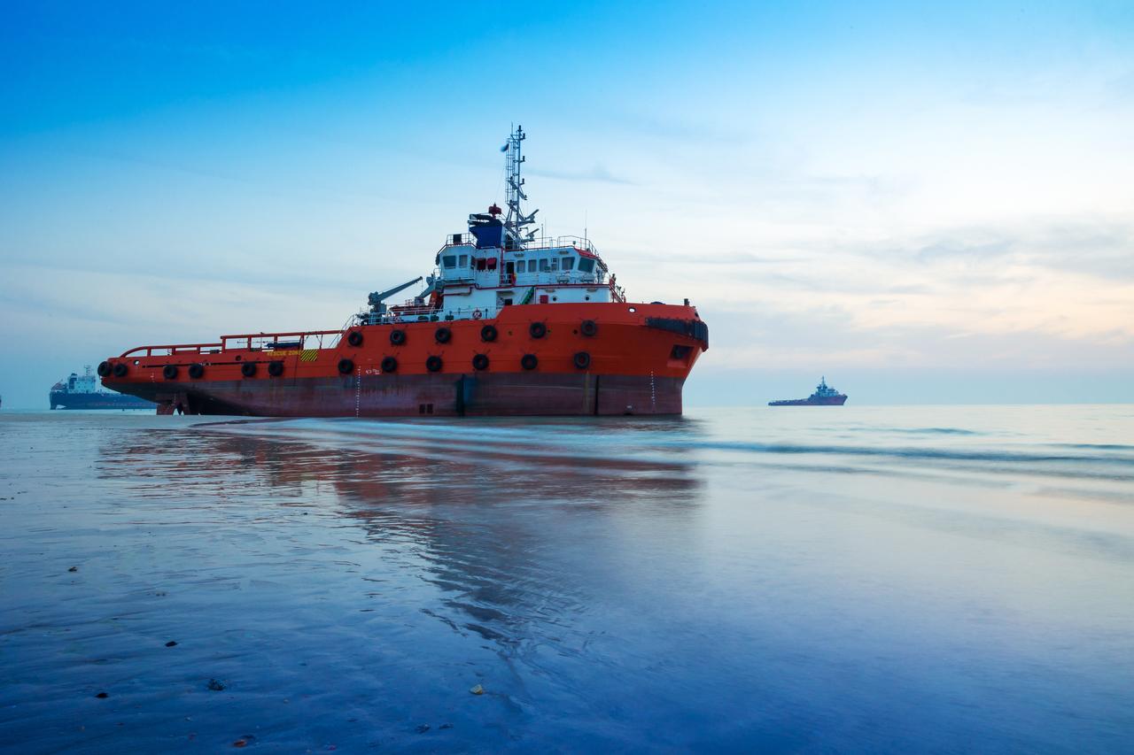 UAE detects tanker oil spill near Hormuz, closes Umm Al Quwain beaches Image