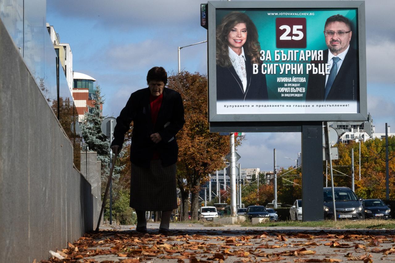 Bulgaria votes in presidential race shaped by Russia ties, Black Sea security