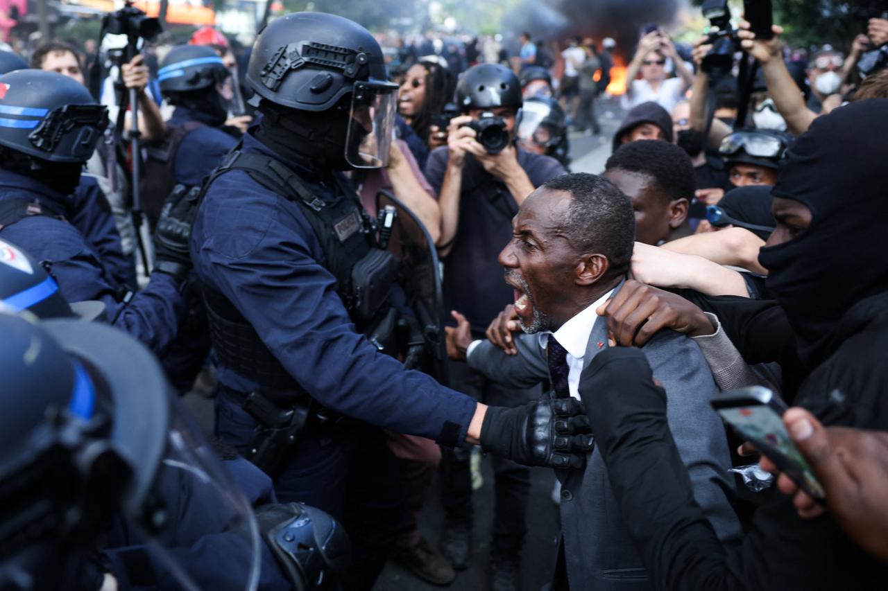 French left challenges protest bans as 70,000 police brace for mass demonstrations