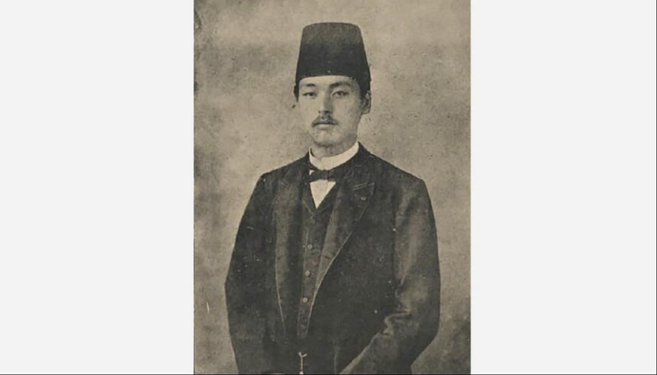 Japanese journalist Shotaro Noda, recognized as Japan's first known Muslim, wears an Ottoman fez during his stay in Istanbul, where he converted to Islam in 1891 and adopted the name Abdulhalim. (Archive Photo via Ottoman-era publication)