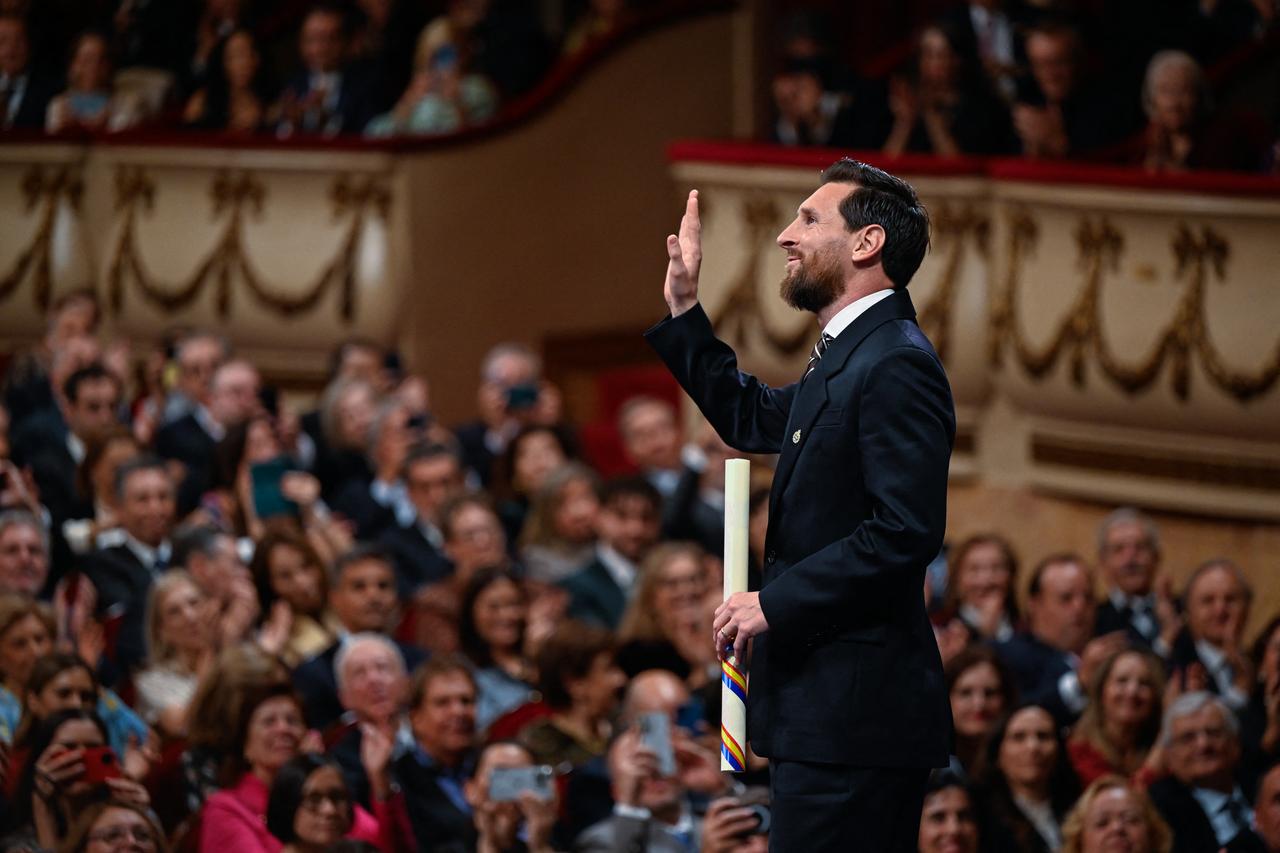 Argentine football legend Lionel Messi receives the 2026 Princess of Asturias Award for Sport during the 2026 Princess of Asturias Awards ceremony at the Campoamor theatre in Oviedo on October 23, 2026. (AFP Photo)
