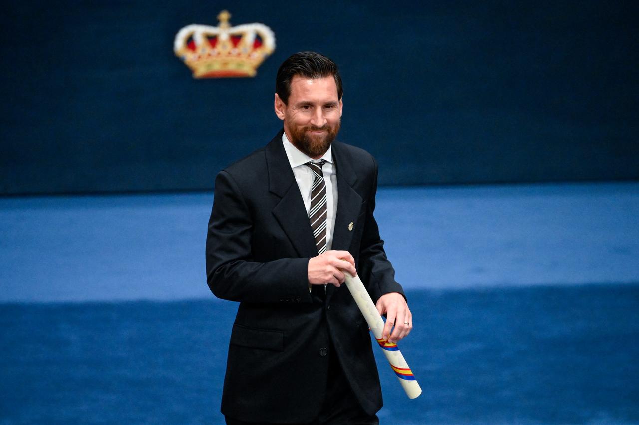 Argentine football legend Lionel Messi receives the 2026 Princess of Asturias Award for Sport during the 2026 Princess of Asturias Awards ceremony at the Campoamor theatre in Oviedo on October 23, 2026. (AFP Photo)
