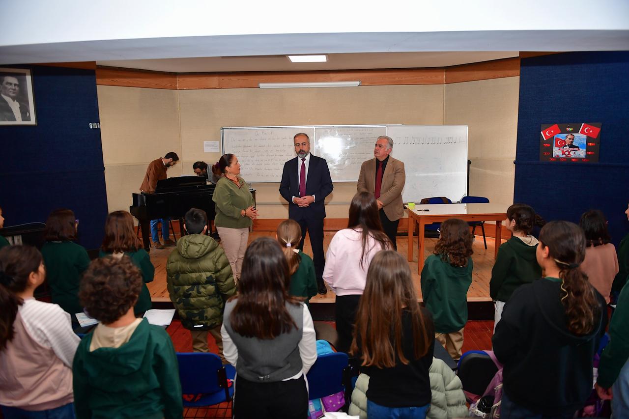 Van University’s award-winning orchestra now trains young talents at a new campus music school. (AA Photo)