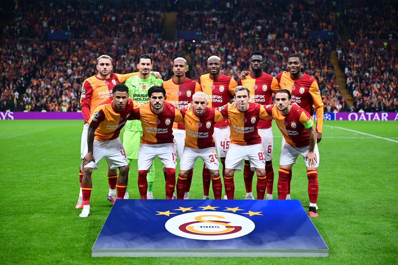 Galatasaray players pose for a team photo before their UEFA Champions League match against Barcelona in Istanbul, Türkiye, Oct. 13, 2026. (AA Photo)